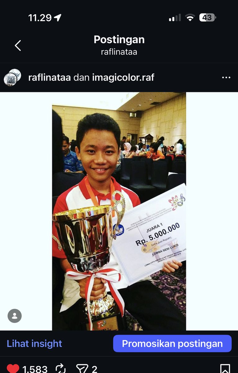 raflinataaa's tweet photo. SMP juara 1 di Nasional, biaya sendiri untuk persiapannya dari tingkat Kecamatan, pas menang di Nasional disuruh ke sekolah wawancara, tapi piala gue ga dikembaliin2 sampe sekarang, disuru duplikat tp ga dikasi duit, duplikatnya seharga hadiah gue 😇 https://t.co/6oVYSzhBzI