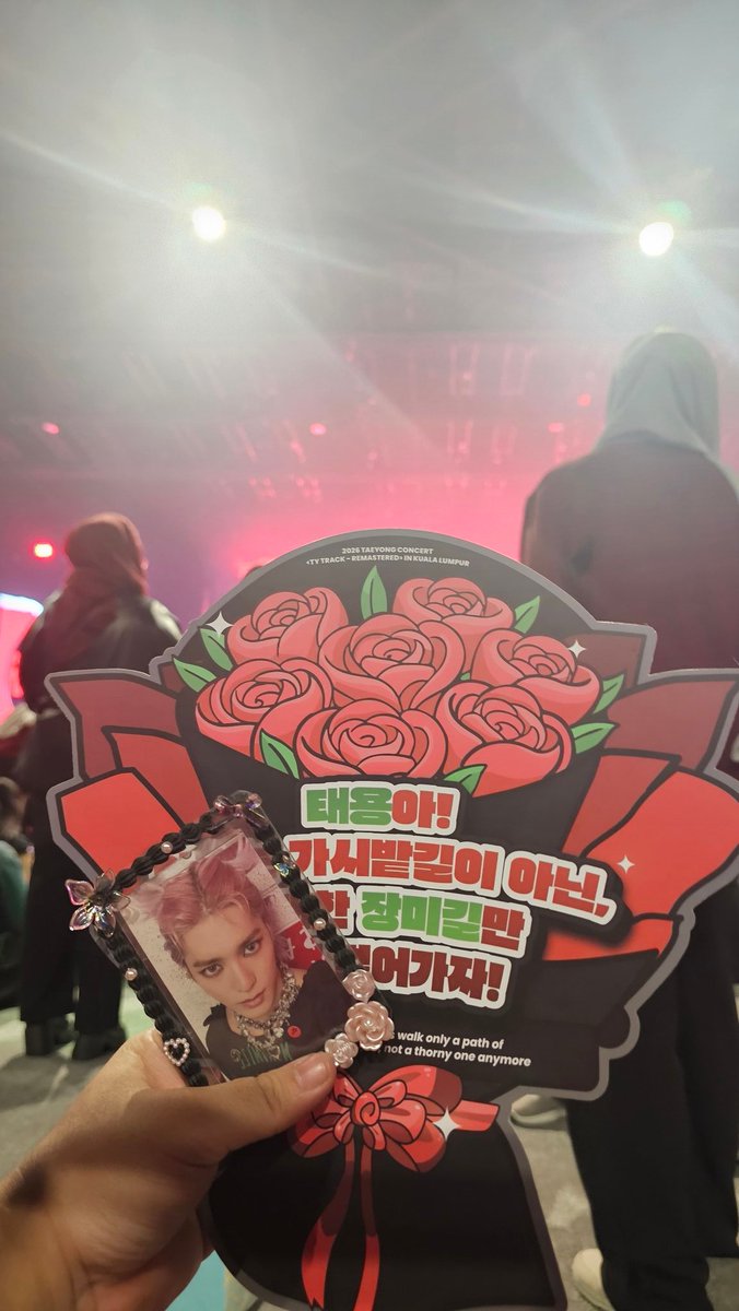 nczenieeeee's tweet photo. [ 11.04.26 ] TY TRACK REMASTERED in KL 🌹❤️🔥
happy dapat jumpa leader nct kitaaaa, handsome gila nak mampussssss.. please datang lagi bawak 127 sekali 🫶🏻

#TAEYONG #TYTRACKinKL #TAEYONGinKL #태용 #TY_TRACK_REMASTEREDinKL https://t.co/BTOnAvaJDx