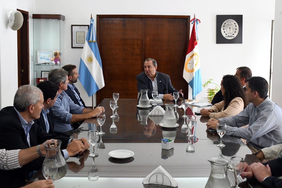 ADERSANTAFE's tweet photo. Firma de convenio entre ADER, @_SantaFeCapital  y @CCU_Argentina  para impulsar el Programa de Transformación Digital.

Una propuesta para acompañar a empresas en la incorporación de tecnología con diagnóstico, capacitación, asesoramiento y planes de digitalización a medida. https://t.co/9z4LfnfK02