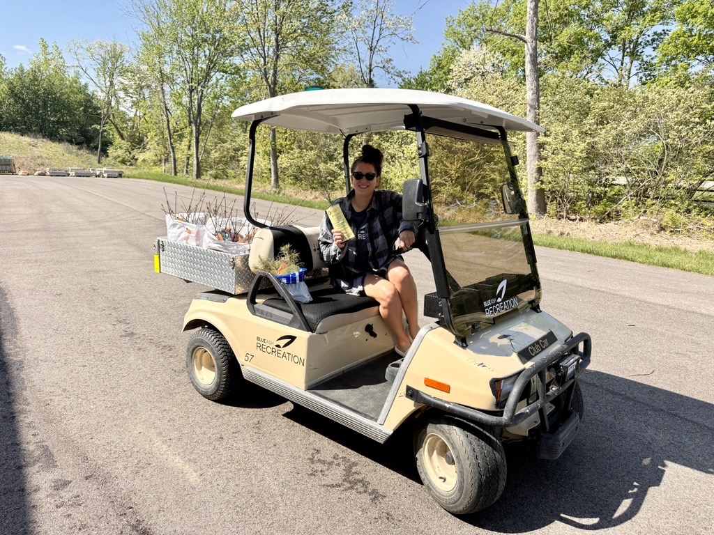 summitblueash's tweet photo. Happy Earth Day! 🌎

At noon, Taylor will be driving around Summit Park handing out free trees 🌱 (while supplies last!)—keep an eye out!

Also, meet Birdie 🚗✨ our retro, repurposed event golf cart and a true Blue Ash icon. https://t.co/IVmpa5a6Bi