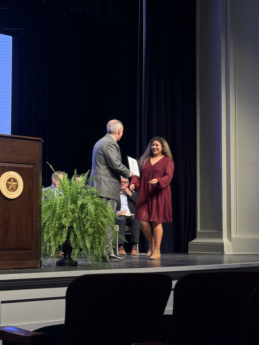 hputxsoftball's tweet image. Congratulations to senior Destiny Sanchez on earning a student leadership award from Howard Payne University!

#StingEm