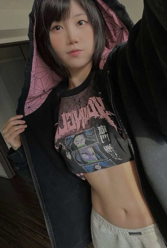 FitDodoOfficial's tweet photo. 👺🗡️🌸 https://t.co/4e7FKOAND1