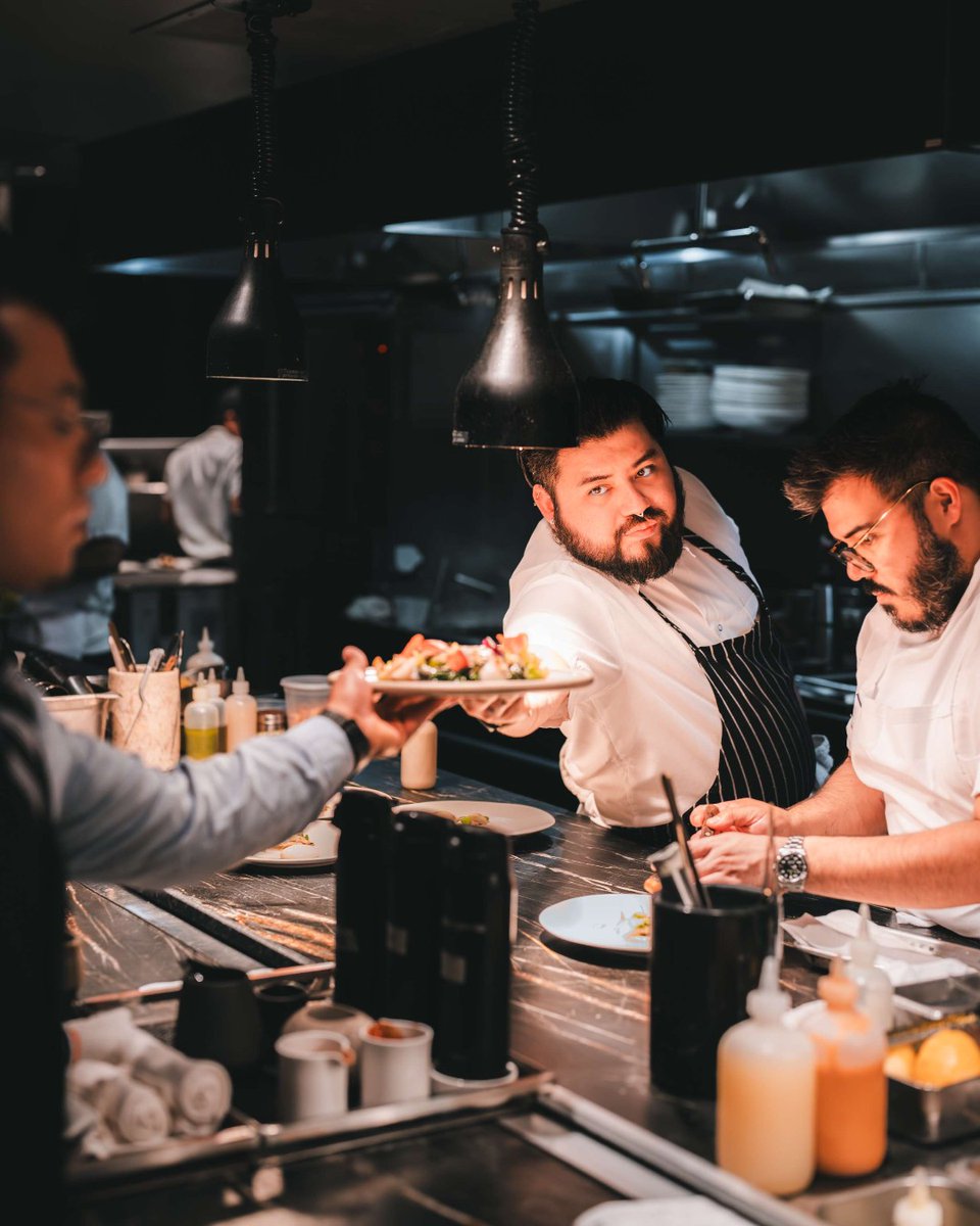 71Above's tweet image. Behind the Pass | From Kitchen to Table
Chef Marcos ensuring every dish leaves the pass just right—a culmination of precision, teamwork, and passion. 👨‍🍳✨
#71Above #DTLA #FineDining #LosAngeles  #Foodie