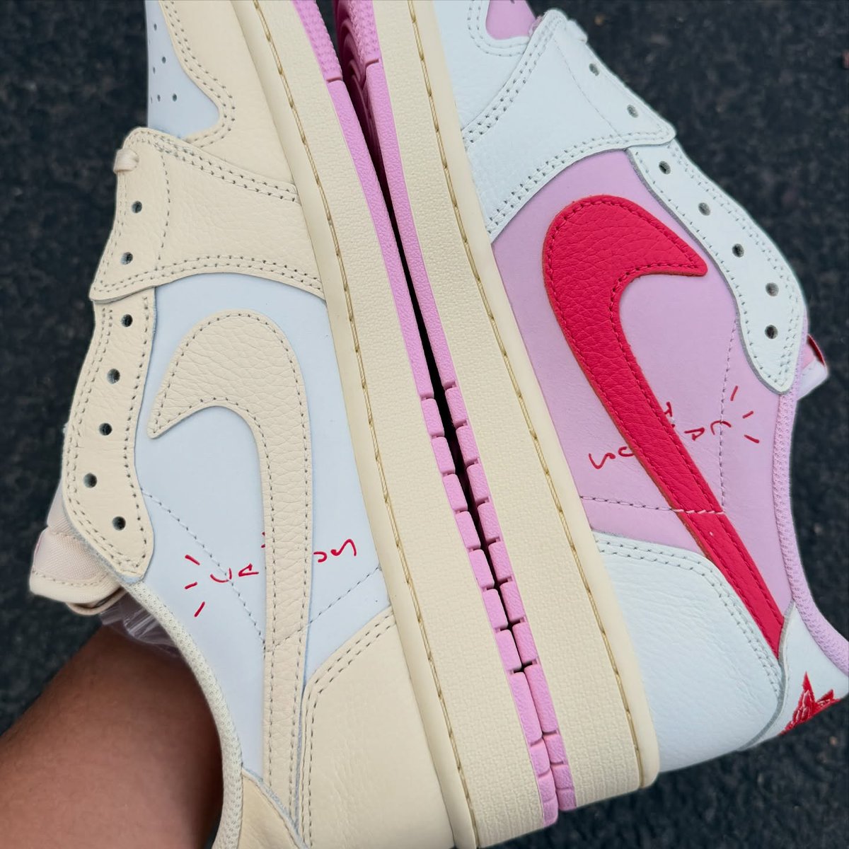 2026年 5/22 発売予定】 Travis Scott × NIKE AIR JORDAN 1 RETRO LOW