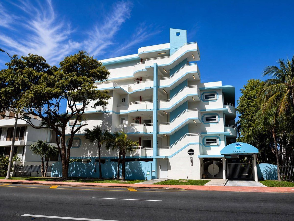 cordigroup's tweet photo. 🌞 Live where others vacation! Charming 1BR/1.5BA condo at 9156 Collins Ave #107, Surfside. Bright, airy spaces, great storage, and a welcoming living area—perfect to relax or entertain. Just steps from the beach, shops &amp; dining! https://t.co/g2w6woIYDo https://t.co/y10g7BWV1U