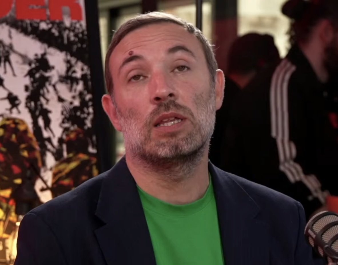 ⚡️🏉 "Que chacun reste à sa place !" Le manager de Soyaux-Angoulême recadre Thomas Portes en conférence de presse :

💬 ​« J’ai lu ces derniers jours, via un homme politique, que le rugby serait un sport de Blancs !

Étant moi-même divorcé d’une femme brésilienne, j’ai des