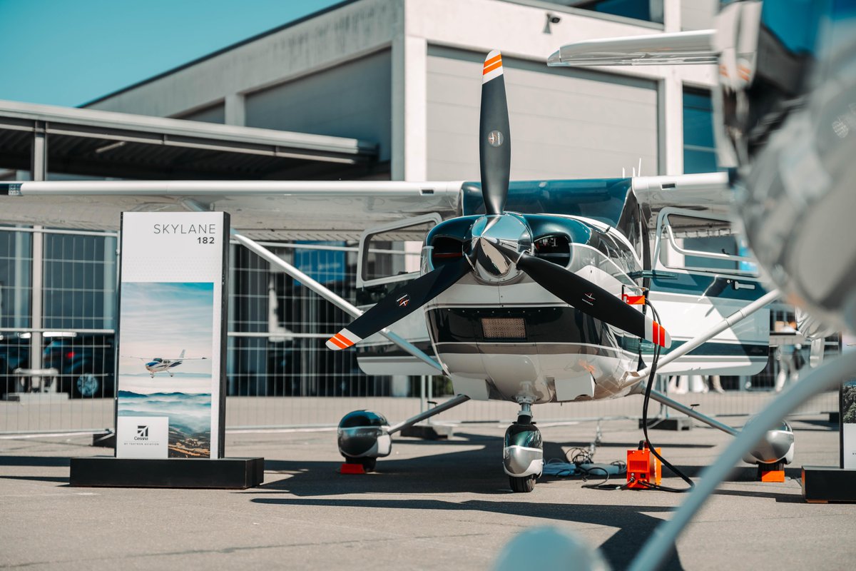 Cessna's tweet image. Skylane and Skyhawk putting on a show ✨
#cessna #AERO2026