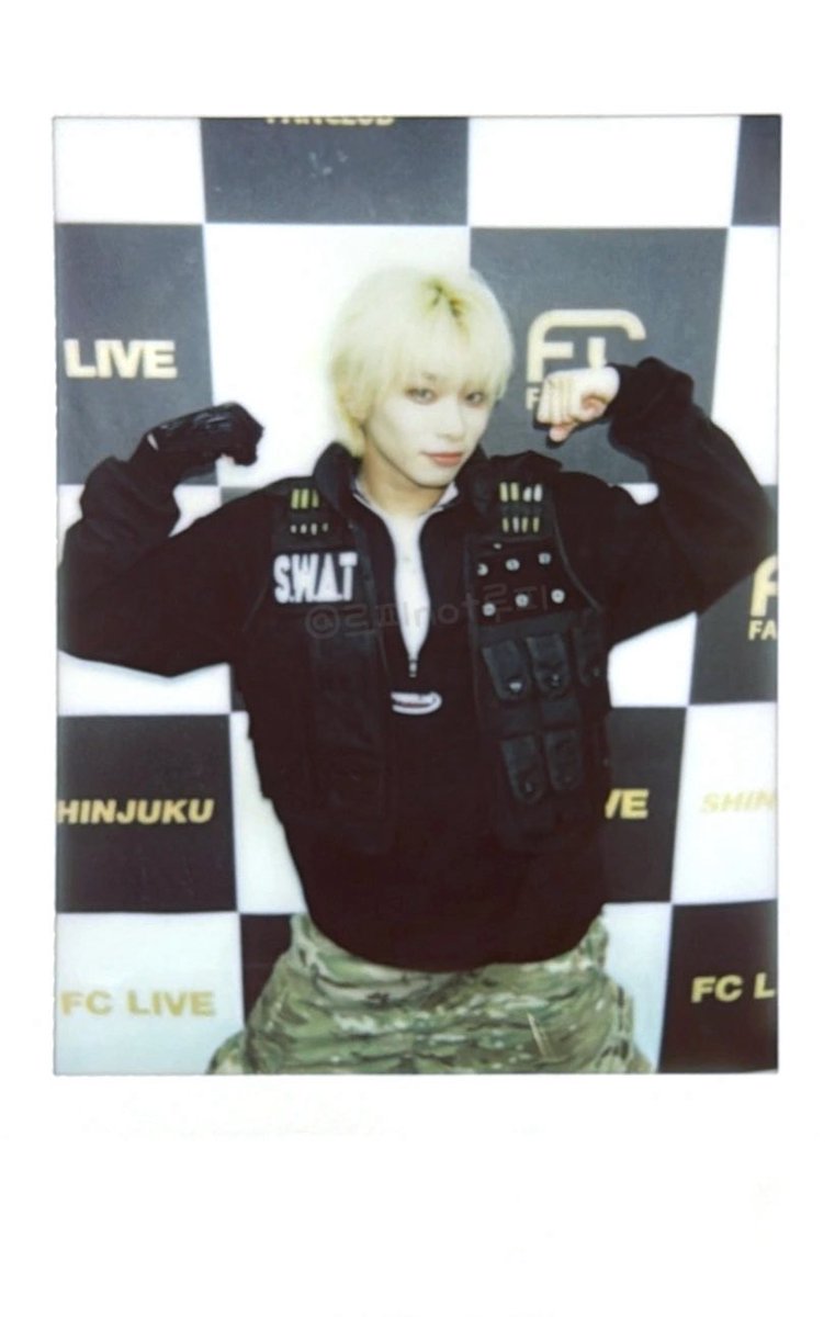 放个保镖在网上保护我🤗
                 🧒🏼
           💪🏻🦺✋🏻
                 👖