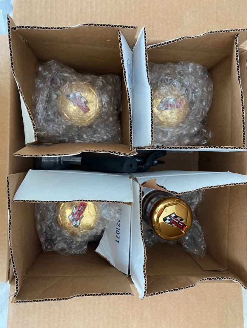 KevinLinds19589's tweet image. Brand new never mounted 24’ 144 spoke all gold Dayton’s. Includes hubs, hex bolt, knock off wrench and hammer. Three of the boxes have never been open one box was open to take pictures. Not looking to trade for anything money talks!!
Asking: $5k

#forsale #trends #viral