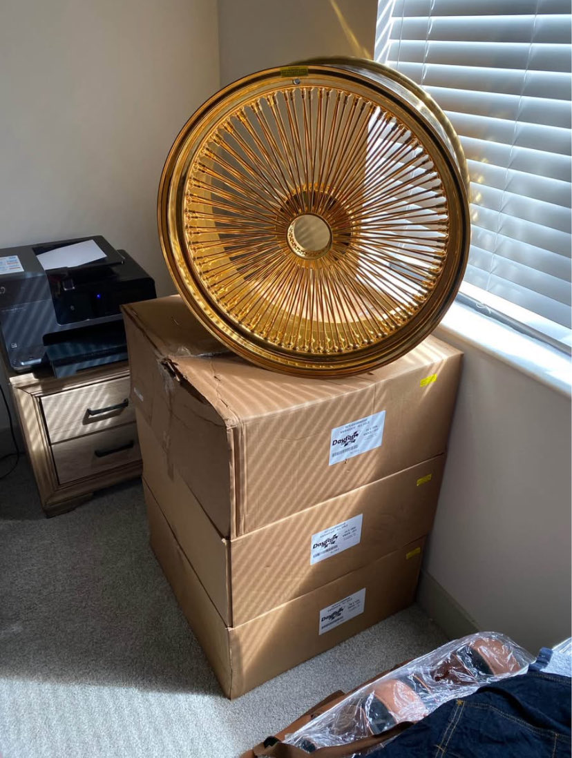 KevinLinds19589's tweet image. Brand new never mounted 24’ 144 spoke all gold Dayton’s. Includes hubs, hex bolt, knock off wrench and hammer. Three of the boxes have never been open one box was open to take pictures. Not looking to trade for anything money talks!!
Asking: $5k

#forsale #trends #viral