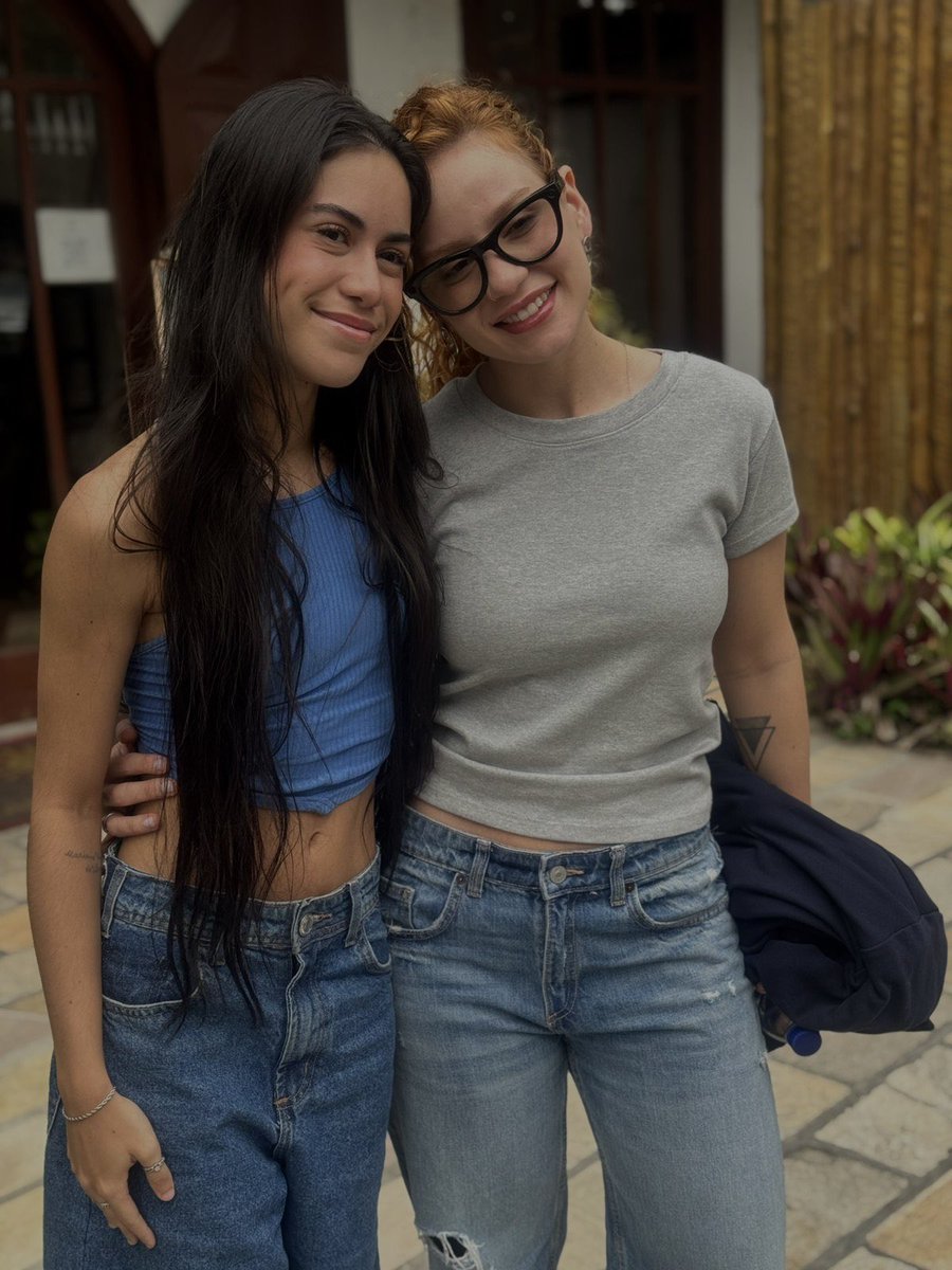 KIMSmodels's tweet photo. feliz aniversário pro meu amor, que entrou na minha vida através da música e hoje é meu cantinho de paz. amo poder te acompanhar de pertinho em tantos momentos. estar em tantos shows é uma das coisas mais especiais da minha vida. @carolbiazin, eu te amo demais 🤍
#Happy29Biazin https://t.co/OpPR4ImU7S