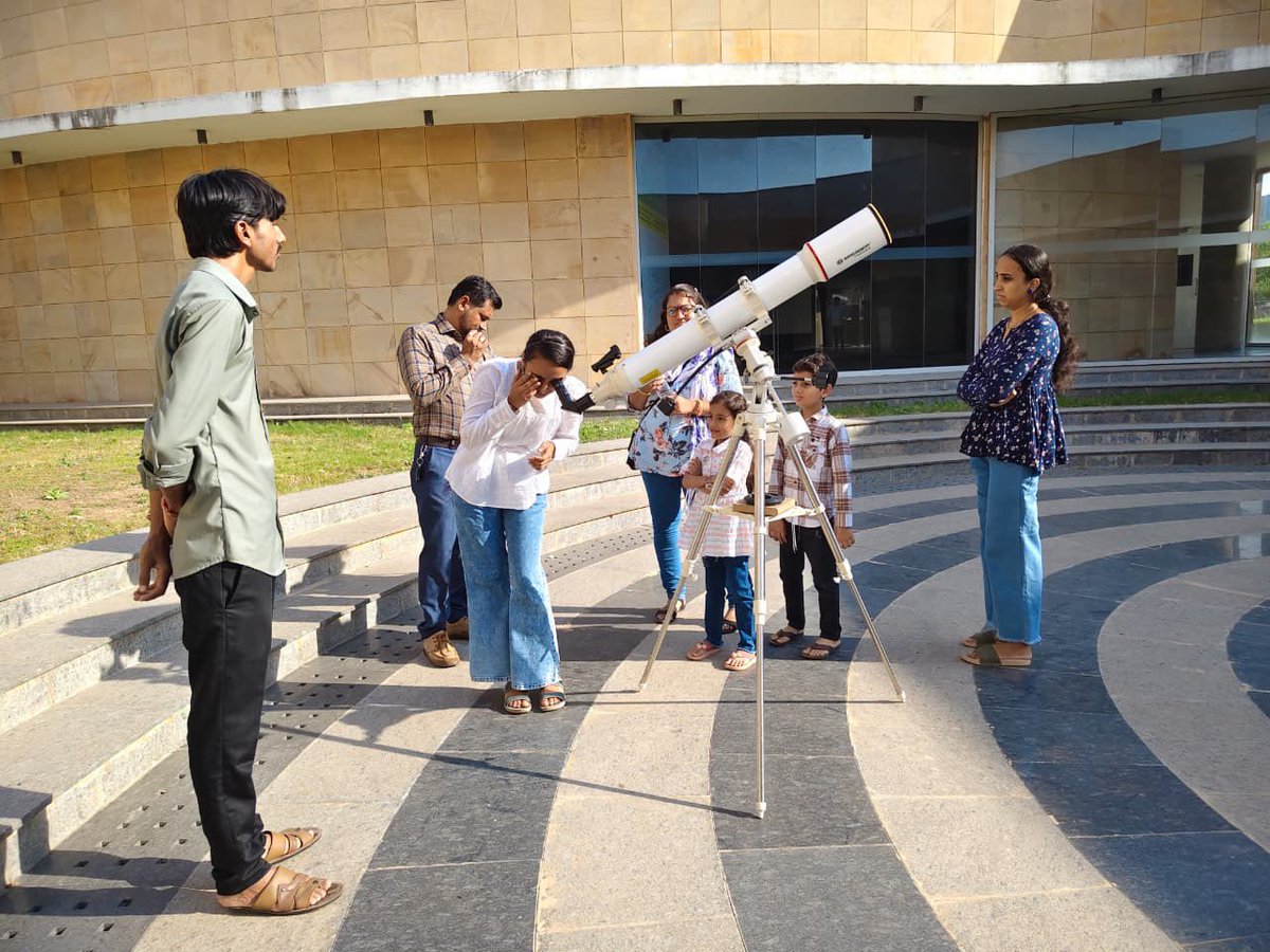 narottamsahoo's tweet image. Tonight’s sky is a celestial symphony -  the #Moon alongside #Jupiter and #Saturn, shining in quiet #harmony.

Three worlds, millions of kilometers apart, yet meeting our gaze together - reminding us that the #universe is vast, connected, and endlessly inspiring.

Look up…
