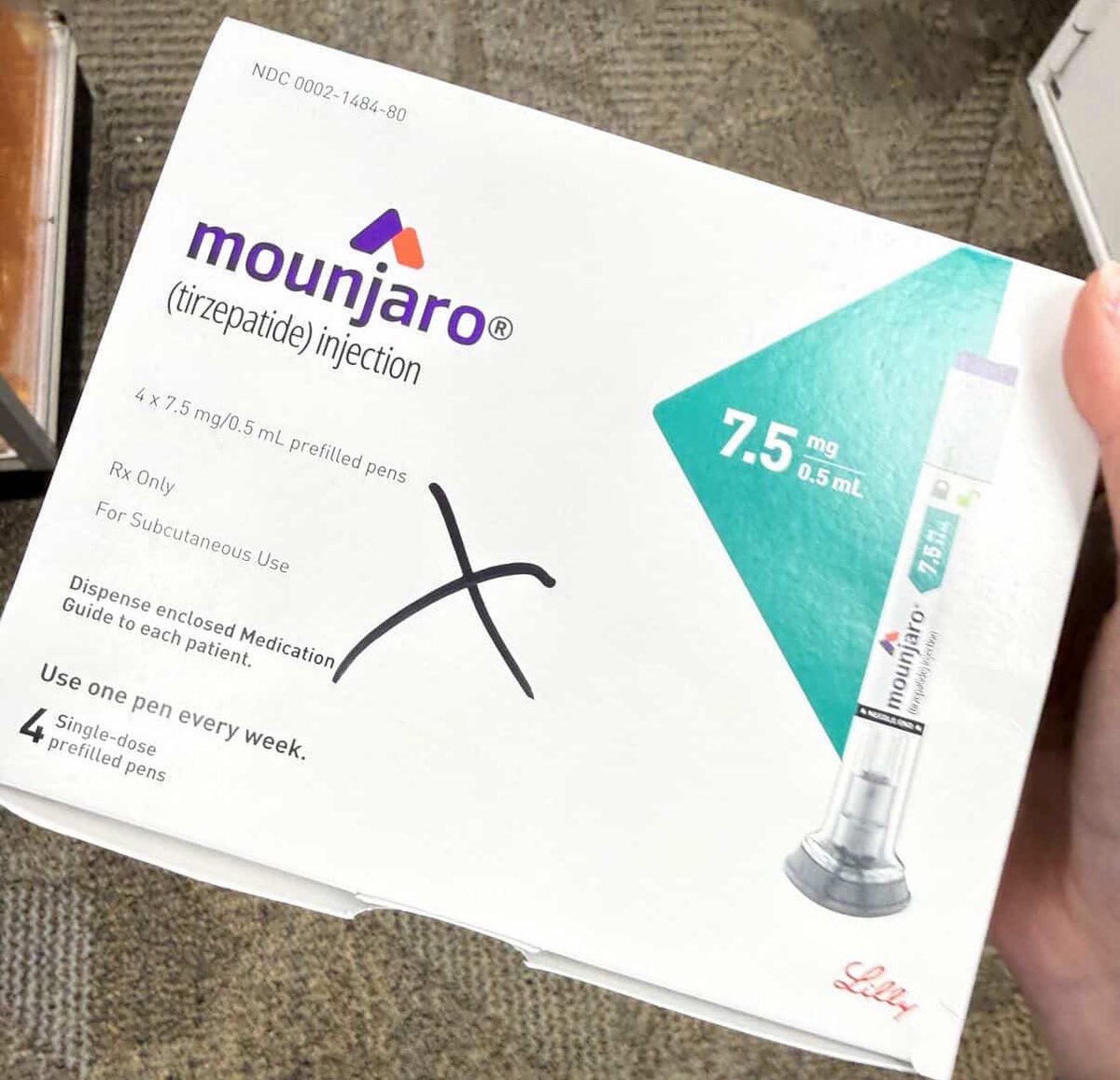 relatablepharm1's tweet photo. Me: Can you fill the Mounjaro waiter real quick?

Tech in Training: “Already done, here’s 2 pens like the Rx said Qty 2” 

😫😫😫😫😫😫😫😫😫😫😫😫😫 https://t.co/RBWfuBhcGJ
