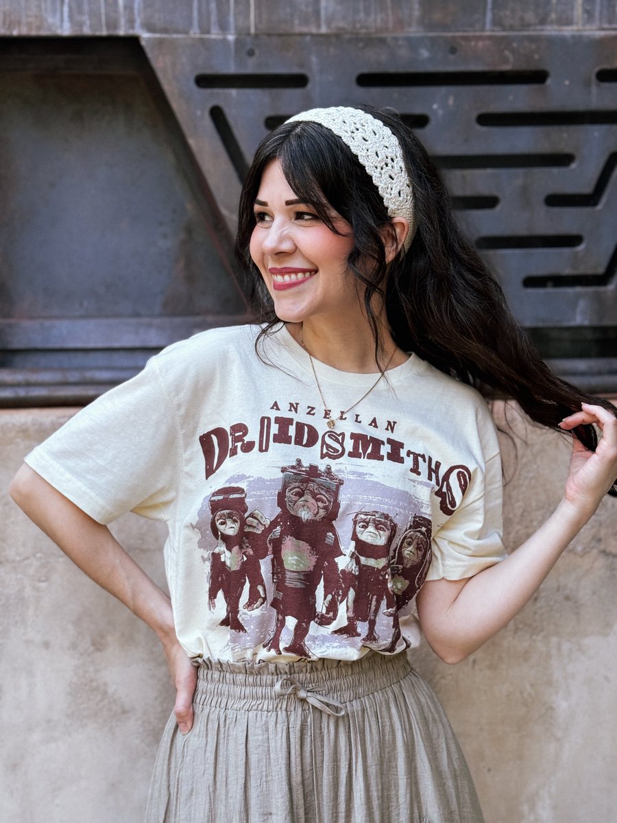 acrossthestars's tweet image. If you’re in need of some gear for The Mandalorian and Grogu, @hvbrand has got you covered! I just had to get this piece (#sponsored) featuring the Anzellan Droidsmiths. They’re so cute! Use code: “AANDA” for 15% off on heroesvillains.com.