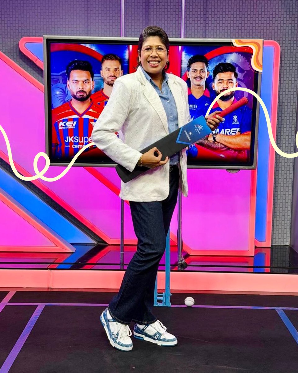 JhulanG10's tweet image. The cricket strings have their own music 💫🏏

Outfit by: @Qurvii_India 

#IPL #Cricket #GameOn