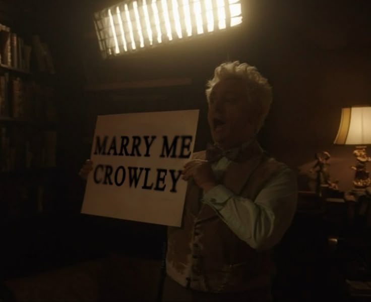 MariannaMaryed's tweet photo. HOW I EXPECT AZIRAPHELE TO APOLOGIZE TO CROWLEY https://t.co/9A0c1t2jwo