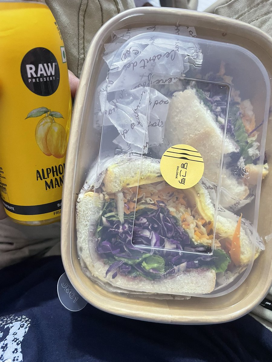 maujkato tweet media