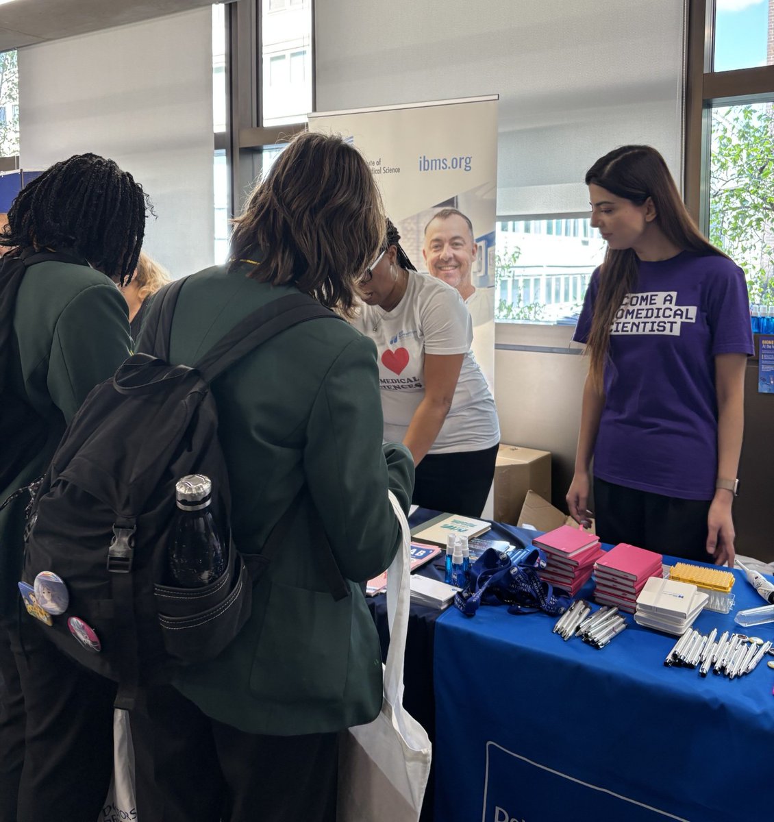 NwlPathology's tweet photo. Today we attended the 23rd Annual Schools Science Conference created by science4u in collaboration with University of Westminster ✨
We joined colleagues across healthcare and encouraged students to pursue studies in science 📷
#NorthWestLondonPathology #Science4U https://t.co/LMEJWHsR2j