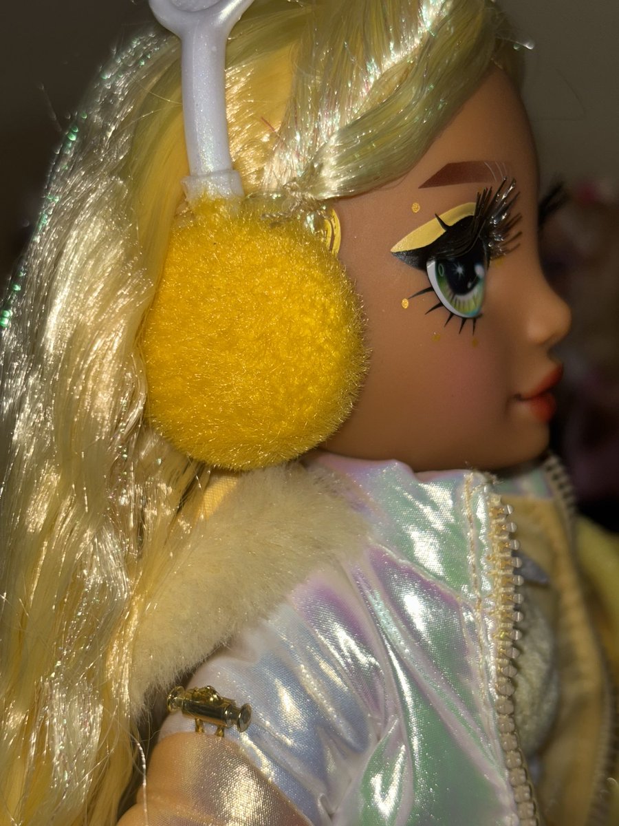 winxclubpretty's tweet image. #RainbowHigh #WinterWonderland #RainbowHighWinterWonderland #SunnyMadison #RainbowHighPretty