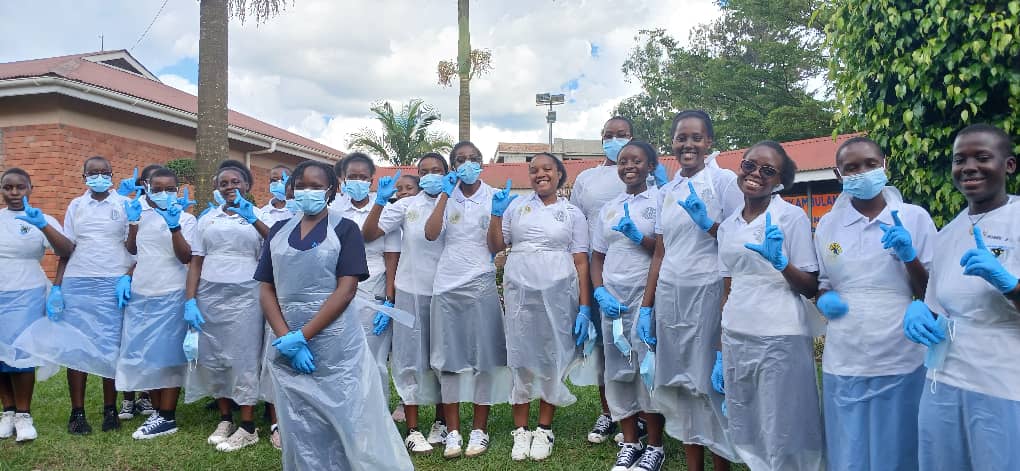 holyinnocentsUG's tweet photo. Leoโs Club of Maryhill High School gave back to the community today with a general cleaning at our theatre.Service, teamwork and impact in action. @CentenaryBank @UEC_UCMB @lionsclubs
#GivingBackToCommunity @USJM_Official @GilbertAkampa https://t.co/k7CcHTgpuj