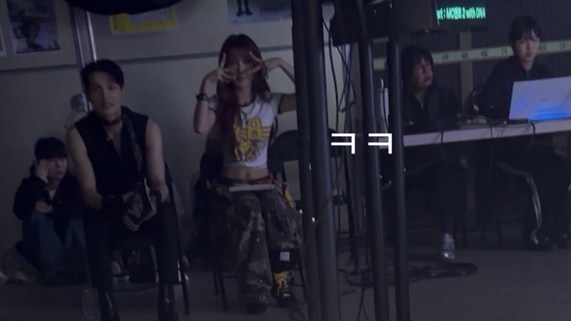 ( - ˔ ก )𖦹°.. tweet media