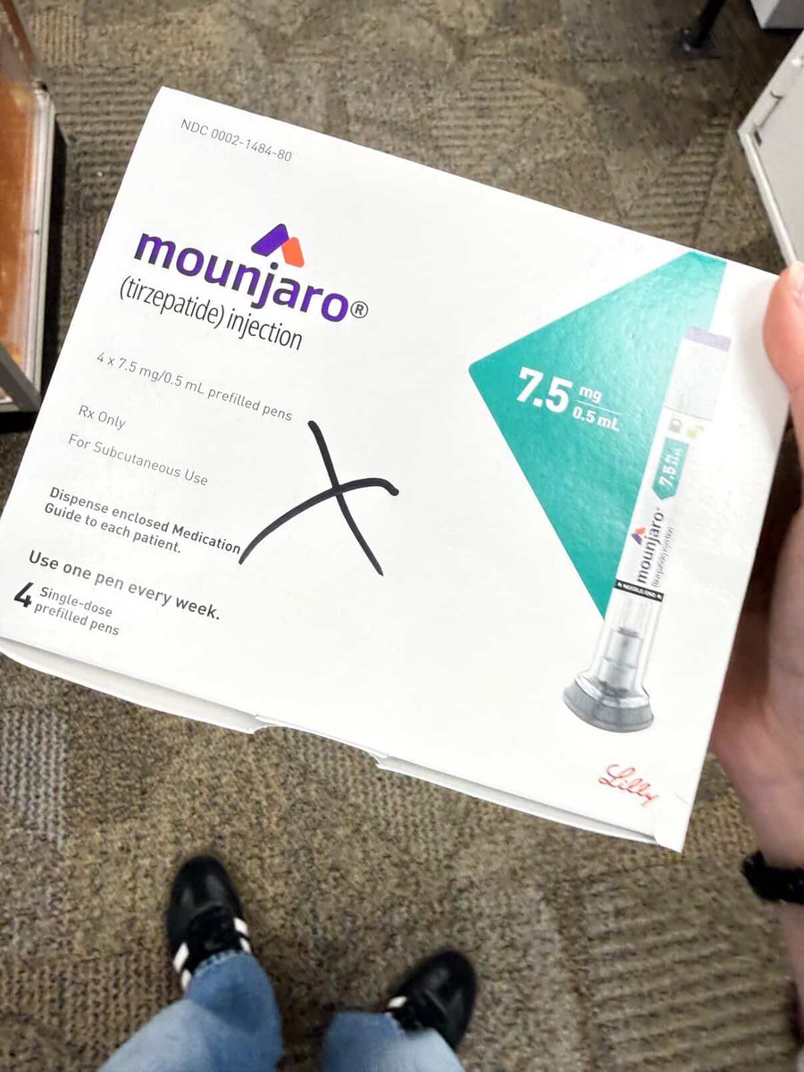 relatablepharm1's tweet photo. Me: Can you fill the Mounjaro waiter real quick?

Tech in Training: “Already done, here’s 2 pens like the Rx said Qty 2 😊

😫😫😫😫😫😫😫😫😫😫😫😫😫 https://t.co/GvYPMGVeuk