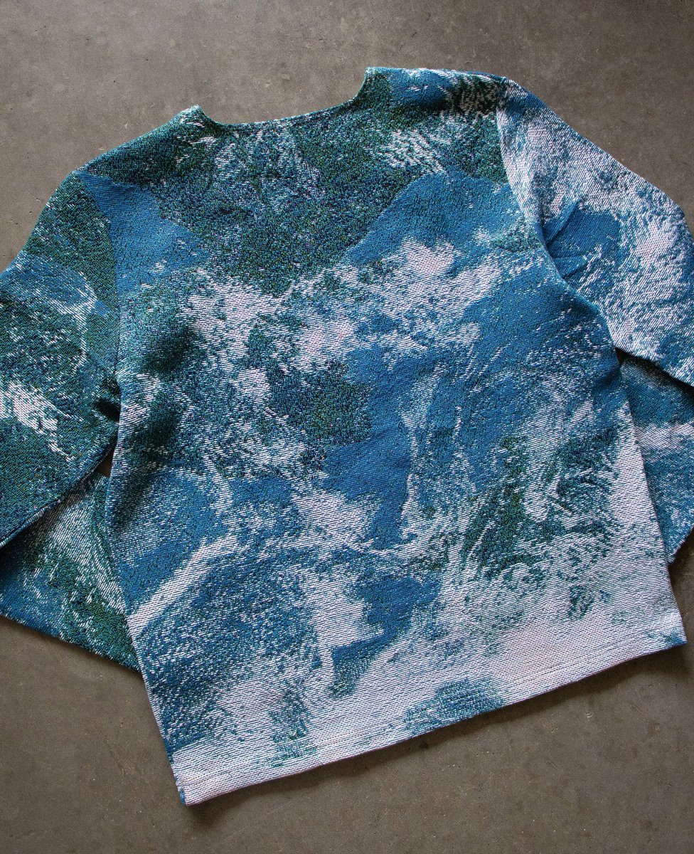 Crewneck I made of the earth for earth day