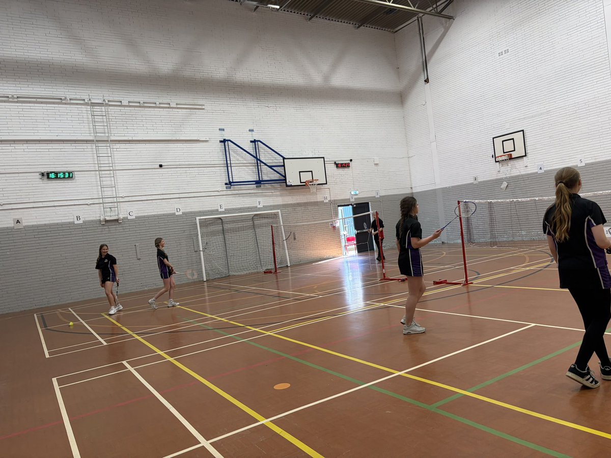 SharplesSchool's tweet photo. A badminton fixture for our Y9 girls against Ladybridge tonight! A great effort from all involved! 🏸 https://t.co/AYUycsUBJd