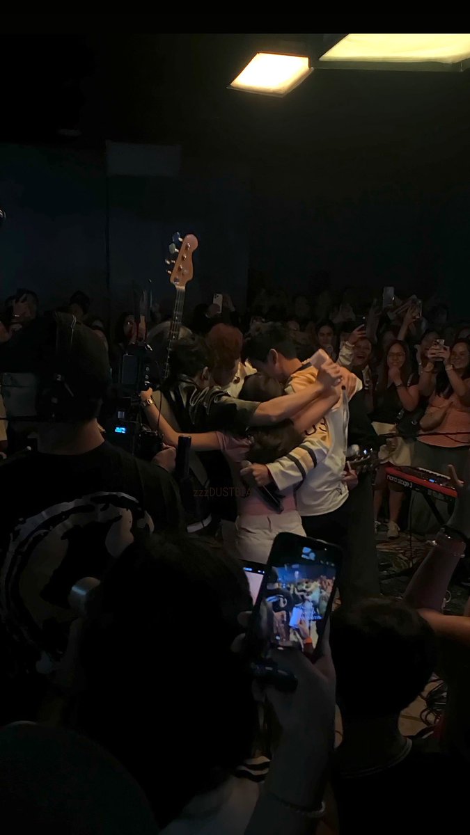 zarinna 🌽 tweet media