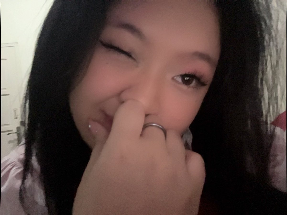 nana tweet media