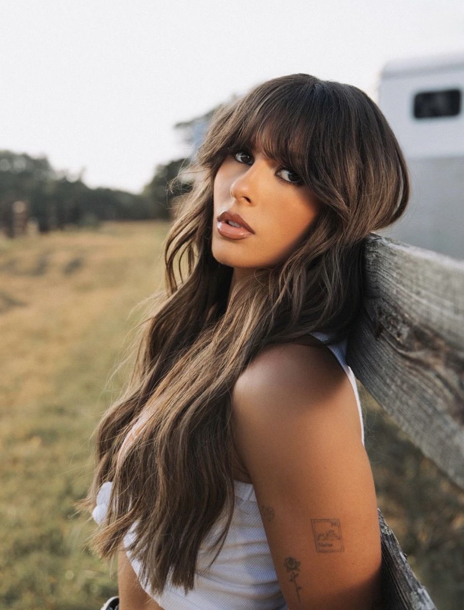 chey 🩷📚🐇 tweet media