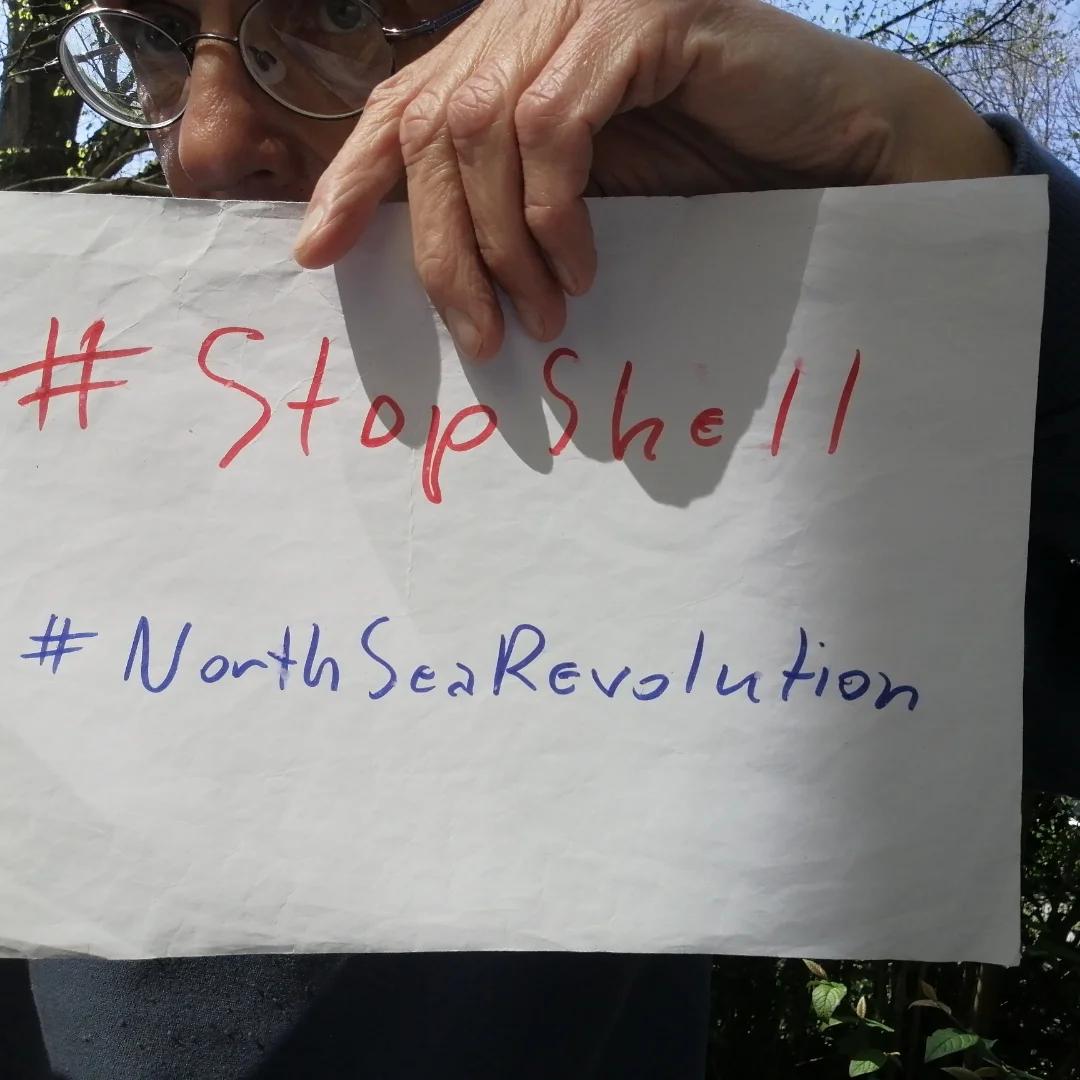 endelstamberg's tweet image. Hi @KaoHua3, 
I stand with you to #StopShell!
I nominate every person under this tweet.
It's URGENT: 
@shell
plans to leave parts of old oil platform with 11,000 tonnes of oil and toxicwaste in the #NorthSea.  
@Greenpeace
