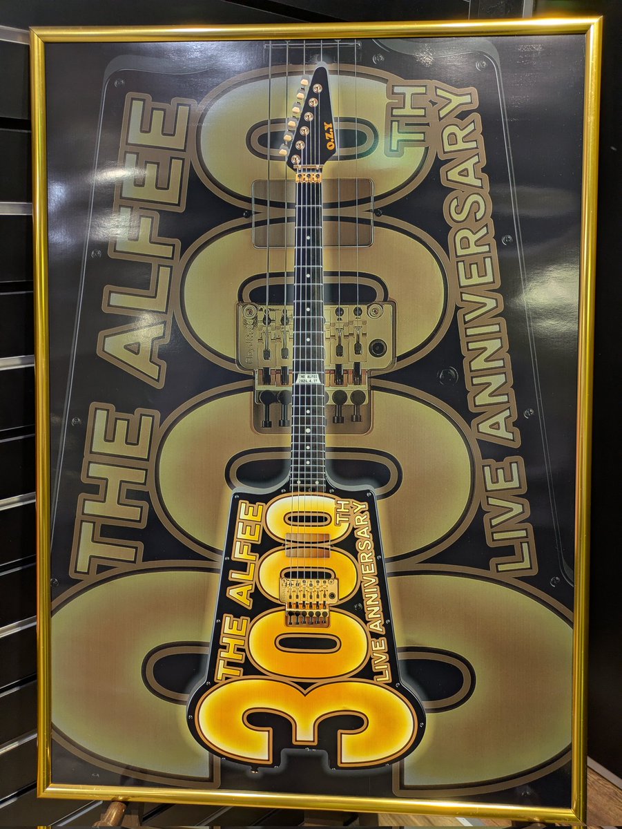 k220y's tweet image. ギター展行って来ました😃
こんなの使ってた!?なギターが数本。
所有本数500本以上ですもの、そりゃあるよね。

#ALFEE
#Takamiy
#ESP