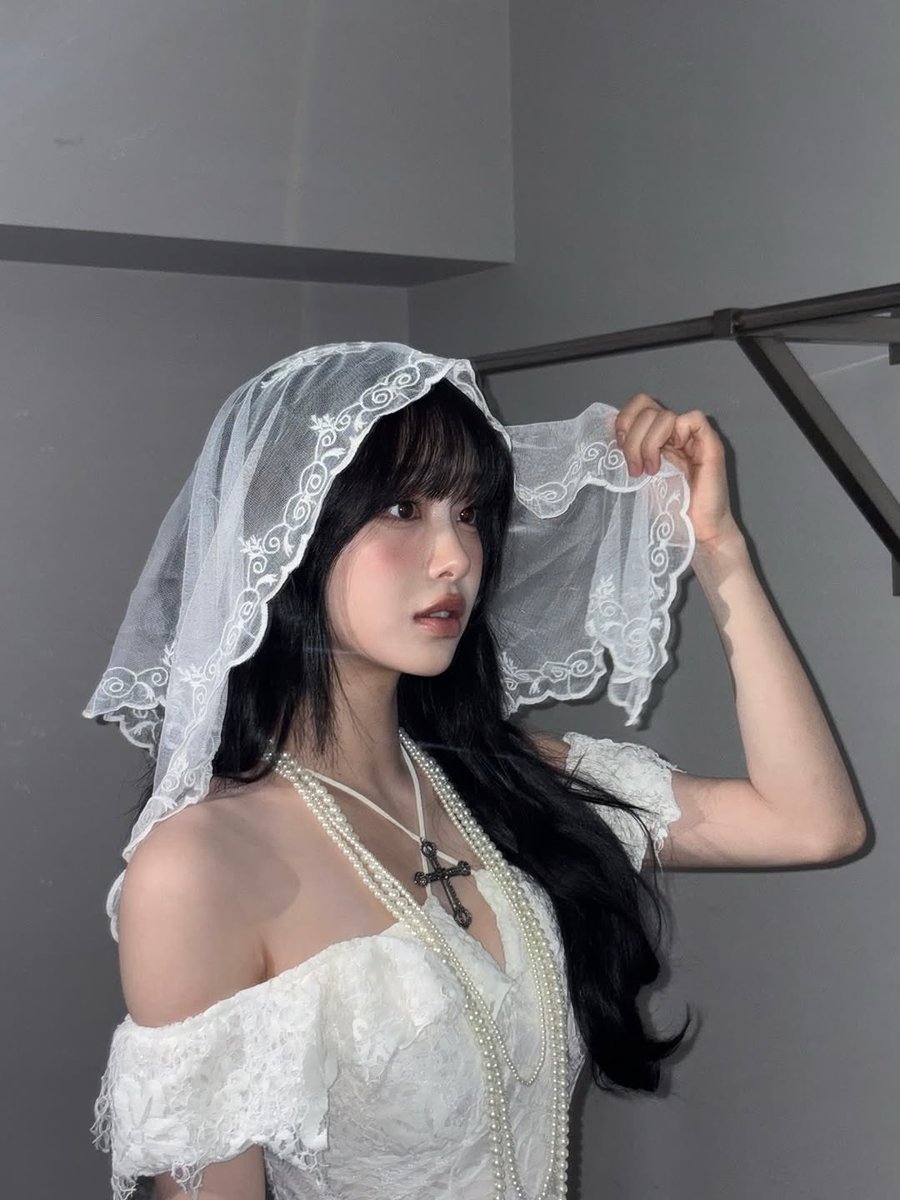 chuu pics tweet media