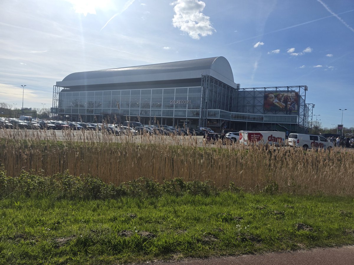 DJDirrtyDogg's tweet image. Game 234 of 2025/2036
Game 85 of 2026

@vitessearnhemuk
Vs.
@JongAjax1

6-1

My first #eerstedivisie game and found myself taking part in another clubs red card protest 🤣

#protest #groundhopper #vitesse #arnhem