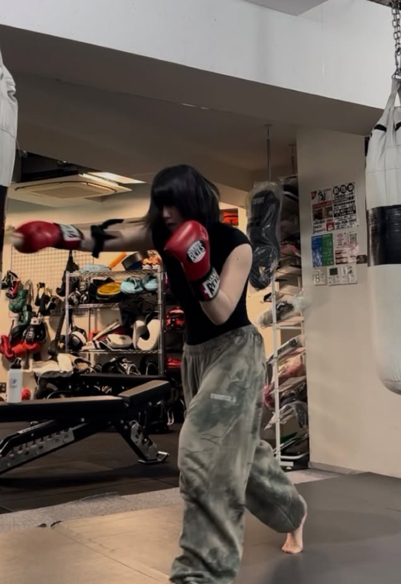 FitDodoOfficial's tweet photo. just making sure I can still rep 100kg:P https://t.co/pOhDU7sKul