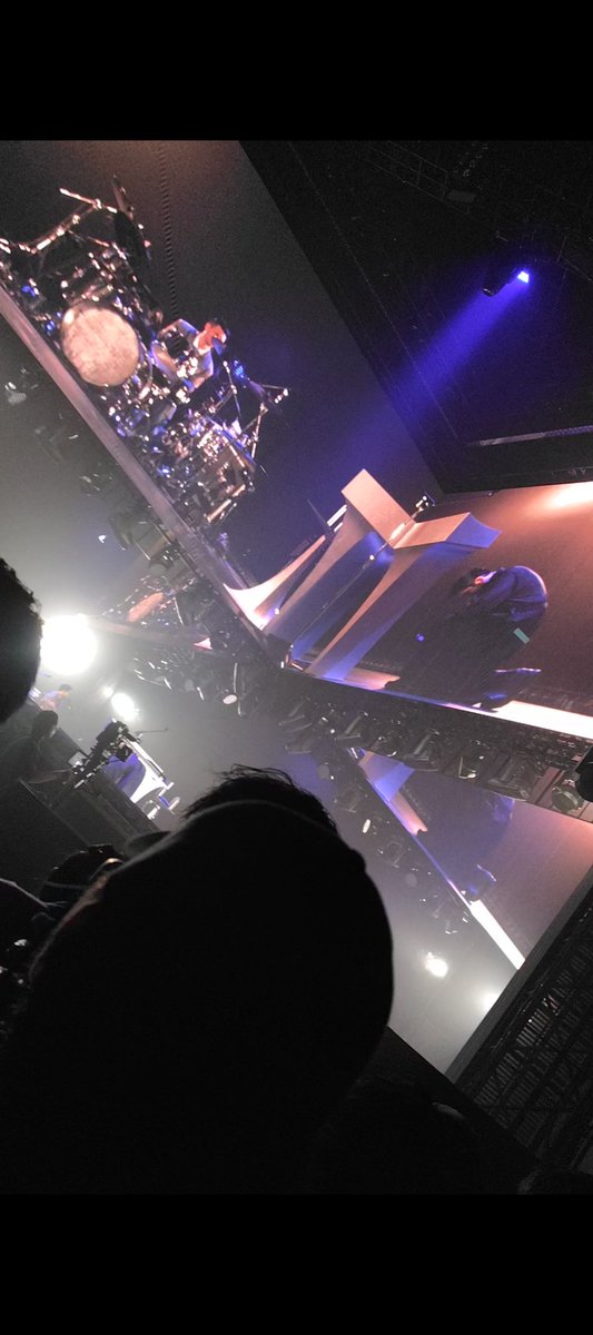 kanatasky's tweet photo. D3前の方でした！
背の高さで見えたり見えなかったりでしたが、四���全員見ることができました💮
あと、ライト下の輪っかポジから常田さんが見えて面白かった(肉眼でも見えました！)
#KingGun
#KingGunCENTRALTour2026 https://t.co/23pV7GKhFK