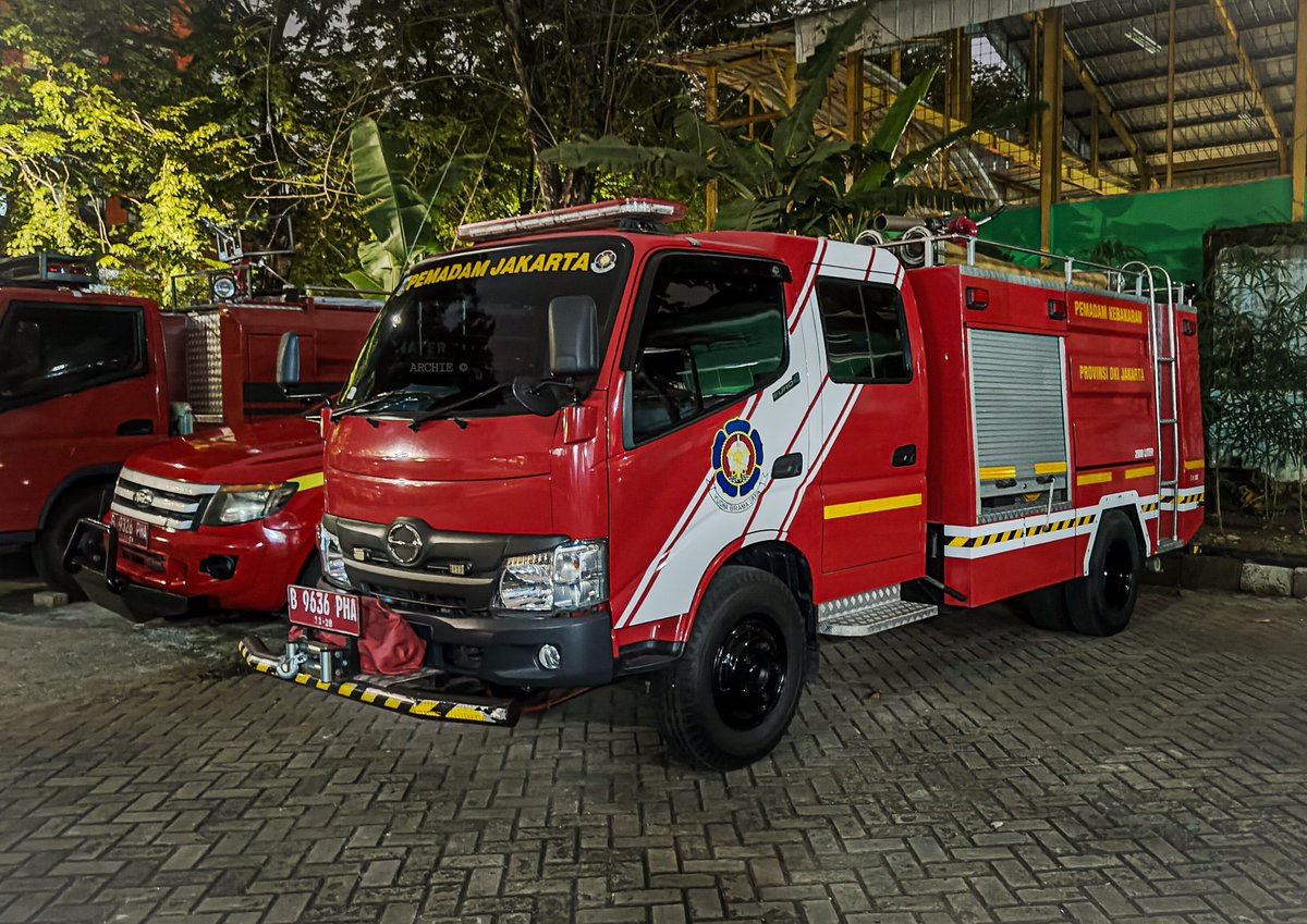 LytosFW's tweet image. Central Jakarta Fire Departement Hino 300 Light Fire truck unit Cempaka putih Fire station 

Truk damkar pompa 2.500L light Fire Truck Hino 300 Pos cempaka putih barat Jakarta pusat #damkar #pemadamjakarta #firefighter #fototrukpemadam #firetruck #firetruckspotting #jakarta
