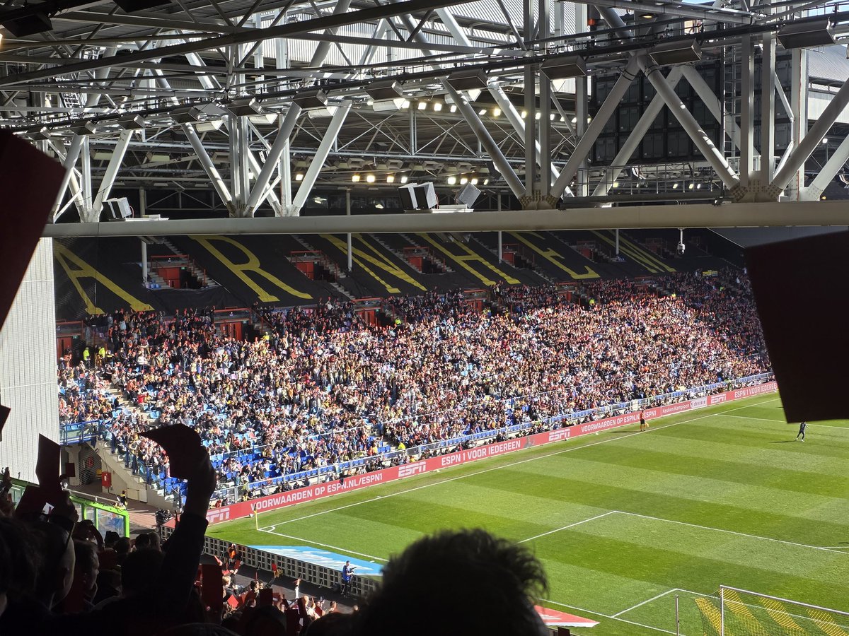 DJDirrtyDogg's tweet image. Game 234 of 2025/2036
Game 85 of 2026

@vitessearnhemuk
Vs.
@JongAjax1

6-1

My first #eerstedivisie game and found myself taking part in another clubs red card protest 🤣

#protest #groundhopper #vitesse #arnhem