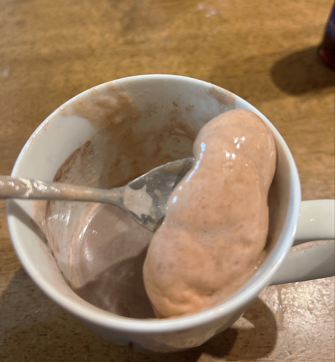 delpoooon's tweet photo. オシャレにココア飲んでたらﾁﾝﾁﾝ爆誕してた https://t.co/aLMKmqSDGz