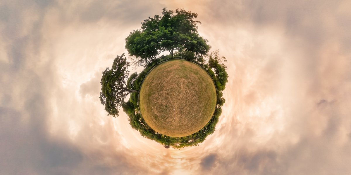 josereyalo's tweet photo. Morning settles in—
a helipad, if you follow the stones.🌅
📍Los Baños, Laguna 🇵🇭
#tinyplanet #insta360 #VisualPoetry #PanoPhotos https://t.co/jhDwEFPTm4