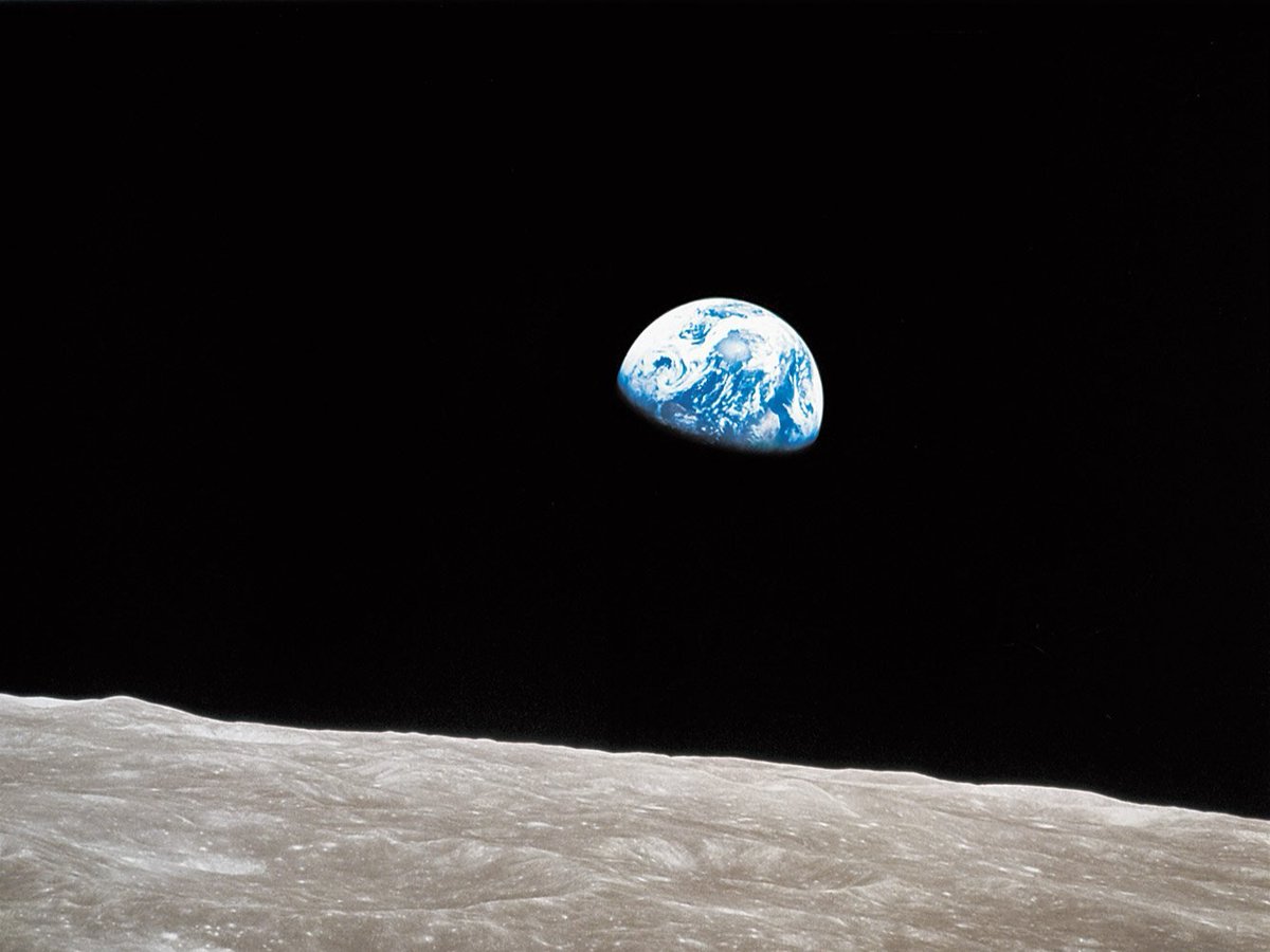 airandspace's tweet image. Celebrating #EarthDay with two breathtaking pictures of the Earth as seen by the Apollo 8 (left) and Artemis II (right) astronauts.