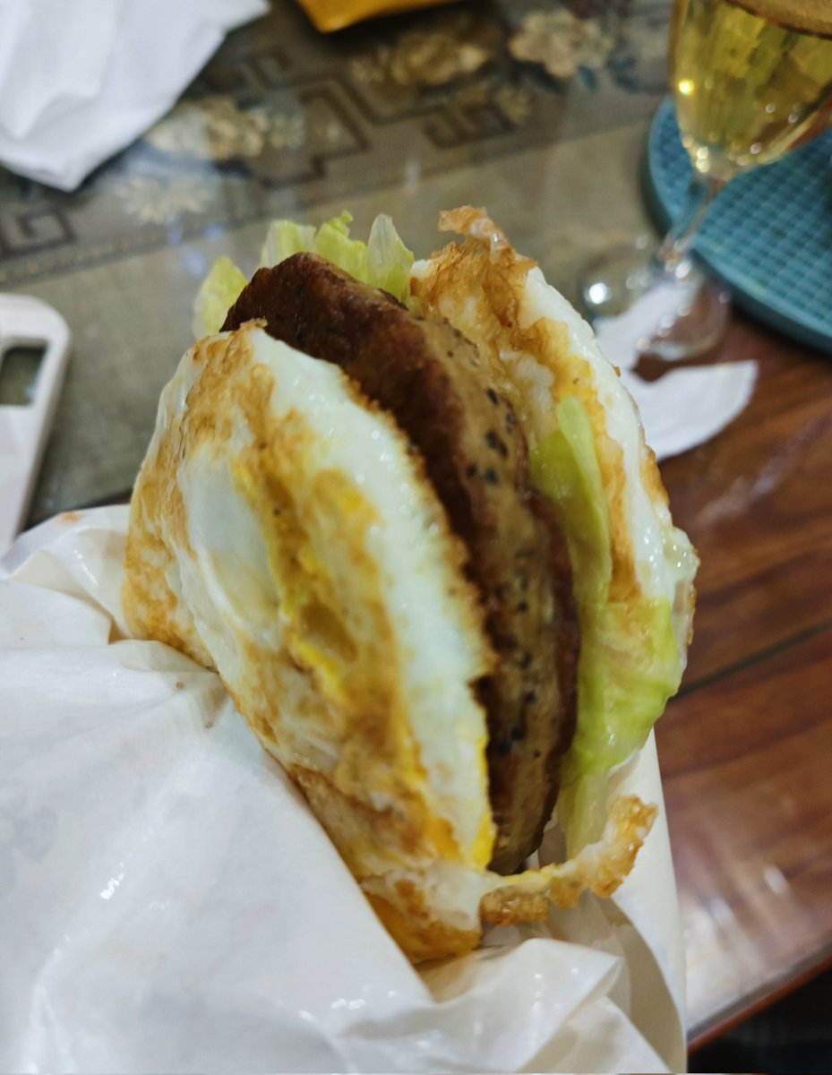 老鼠帮助老鼠🐭☝️ tweet media