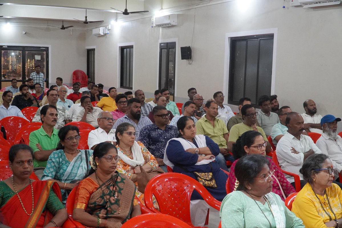 digambarkamat's tweet image. Had a brief interaction with BJP Margao Mandal, orienting our new Karyakartas and highlighting the strength of our grassroots—built on dedication, discipline, and people connect.

A strong Mandal thrives on unity and active participation.

#bjpmargao #bjpgoa #margao