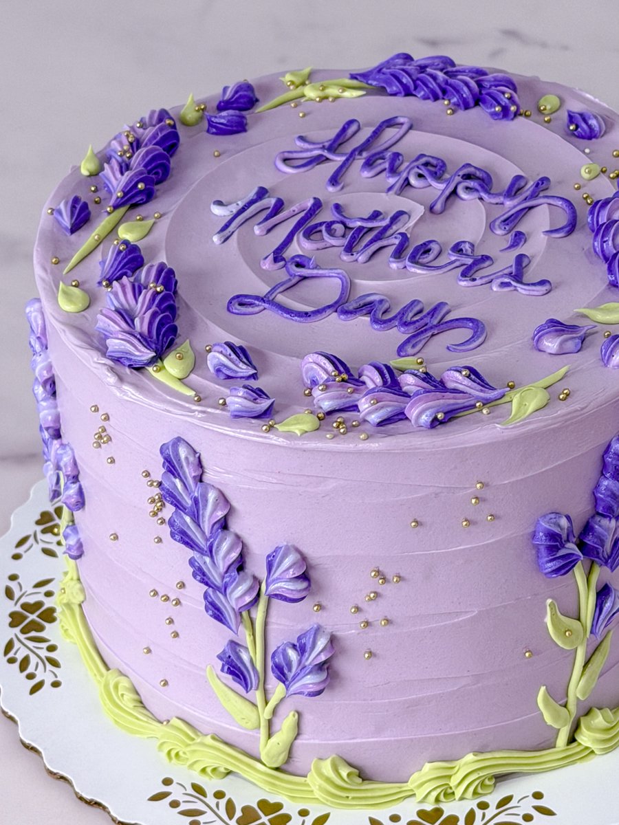 pastries51's tweet image. Mother's Day is less than 3 weeks away! 🪻💜

Cakes, cookies, cupcakes - show mom how much you appreciate her with something sweet.

Featured: Lavender Meadow Cake, available to purchase online here: pastriesalacarte.bakesmart.com/product/Lavend…

#bakery #mothersday #cake #pittsburgh #lavender