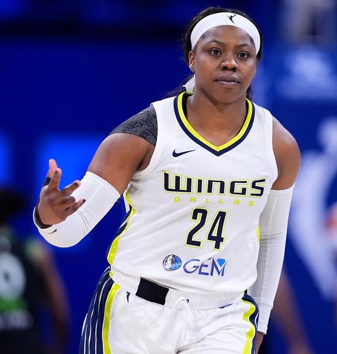 trendyhoopstars's tweet image. There’s no question that Arike Ogunbowale stands as the WNBA’s top transition scorer right now. Here’s a look at how her transition scoring has ranked across the league since 2020 ⤵️

2020: 5.0 PPG (1st in WNBA)
2021: 4.2 PPG (3rd in WNBA)
2022: 4.9 PPG (1st in WNBA)
2023: 5.8