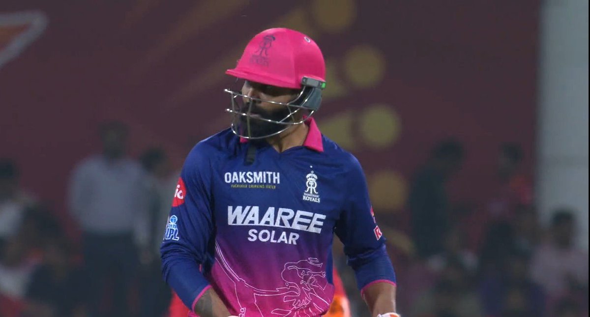 InfoCricX's tweet image. 🚨 JADEJA FINISHES IN STYLE 🔥💥

4,2,4,2,2,6 — Ravindra Jadeja goes berserk in the final over, smashing 20 runs! 🥶🫡

#IPL2026 #Cricket #Finish #AbsoluteCinema