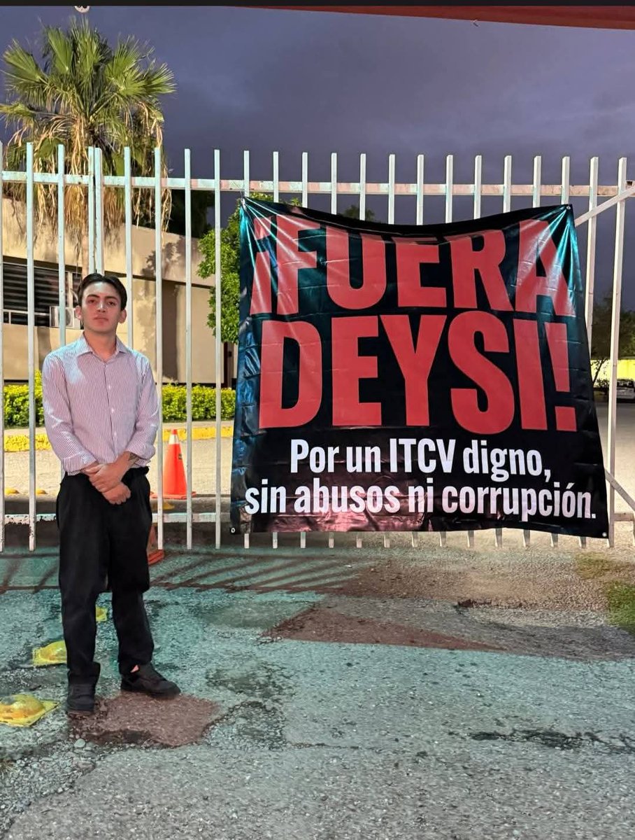 HectorVillarri's tweet photo. #Tamaulipas estudiantes del Instituto Tecnologico de #CdVictoria #ITCV cierran instalaciones educativas, protestan contra la directora Deysi Yésica Álvarez Vergara al terminar su periodo y ante la presunta intención de buscar la reelección en el cargo.
Los alumnos inconformes señalan que su gestión ha representado un obstáculo para el desarrollo académico y la mejora de las condiciones educativas, que ya habían presentado las denuncias formales ante autoridades nacionales del @TecNM_MX @SEP_mx
Entre sus demandas están la falta de acondicionamiento y mantenimiento de la infraestructura educativa, el escaso respaldo a docentes para el desarrollo de proyectos de investigación y actividades estudiantiles.
Concluyeron los manifestantes, exigimos se inicie la renovación directiva y se designe un perfil que impulse el progreso académico y la mejora de las condiciones de la institución. @gobtam @EDUCATAM @mario_delgado @GobiernoMX