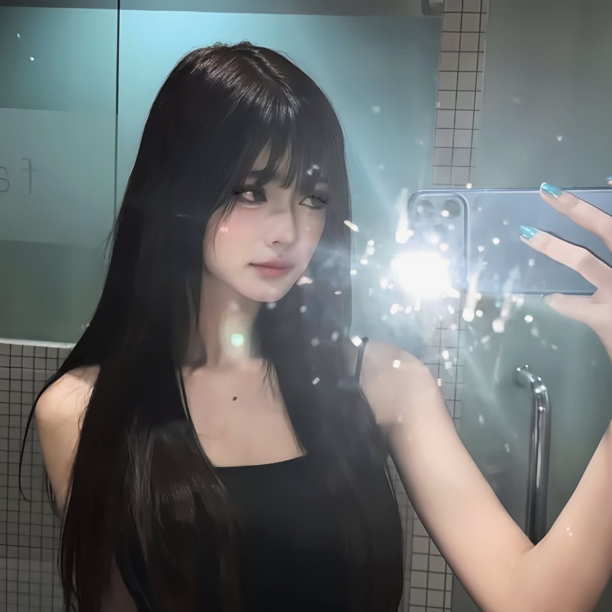 Vaniallie's tweet photo. Waktu di surabaya 😝🖤 https://t.co/7KvqrBnT10