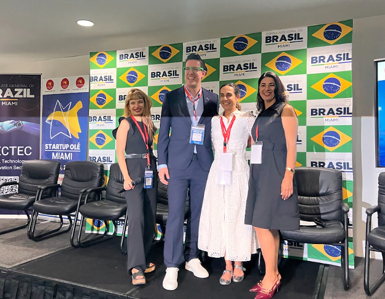 ClubGLOBALS's tweet photo. Thanks to Startup Olé for having us on the panel “Startup Growth Starts with Story”, and jury for the pitch competition✨

Special thanks to Mariela Guarino, Vanina Romero, Olga Izquierdo &amp; Emilio Corchado.

Last slots are open for the GLOBALS Walk Tour, grab your tickets fast! https://t.co/hJc0wW6xVO